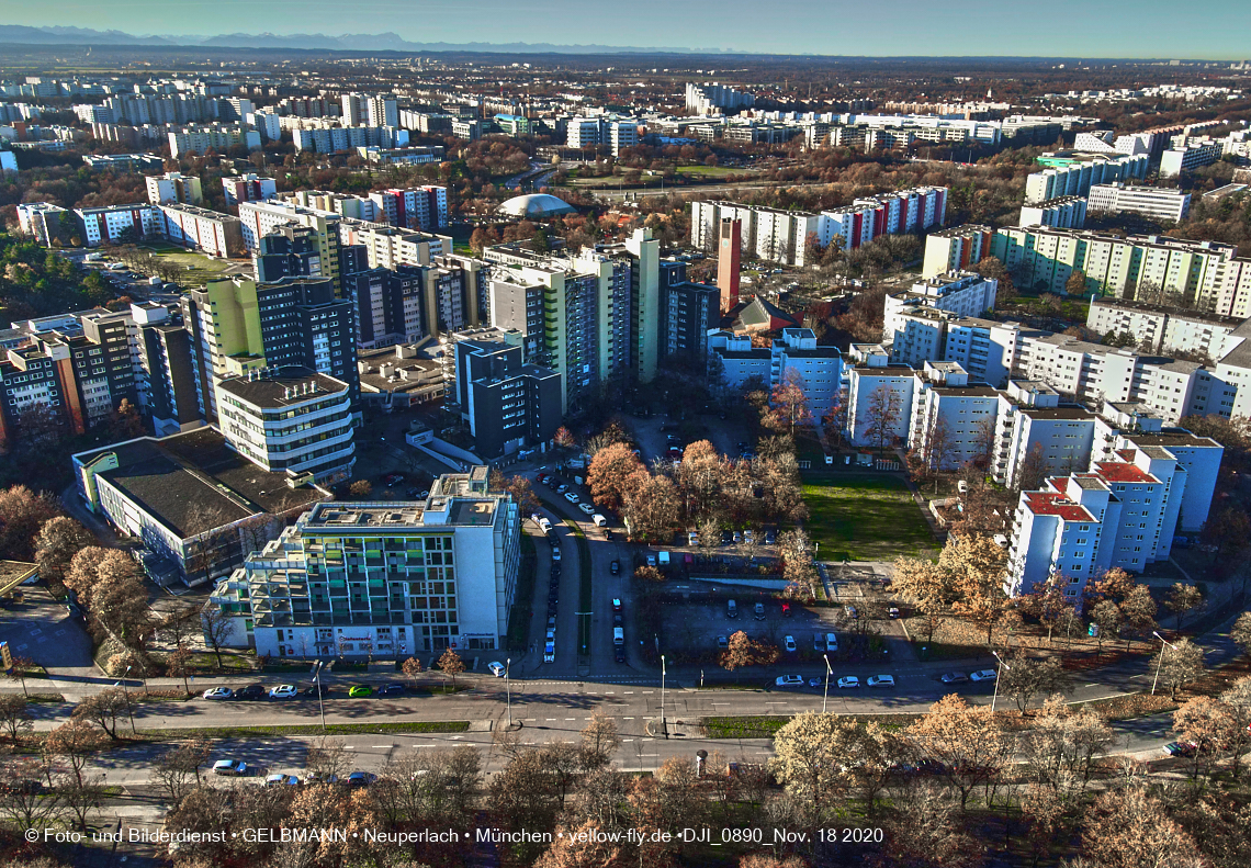 18.11.2020 - Marx-Zentrum und Wohnanalge Karl-Marx-Ring 52-62 in Neuperlach